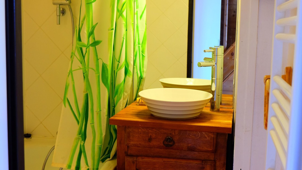 Photo of Bathroom in Eclose-Ouest