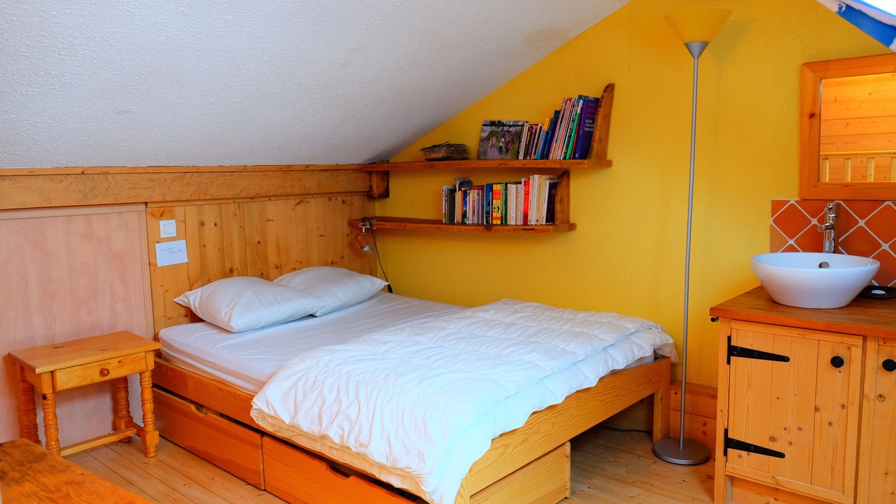 Photo of Bedroom in Eclose-Ouest