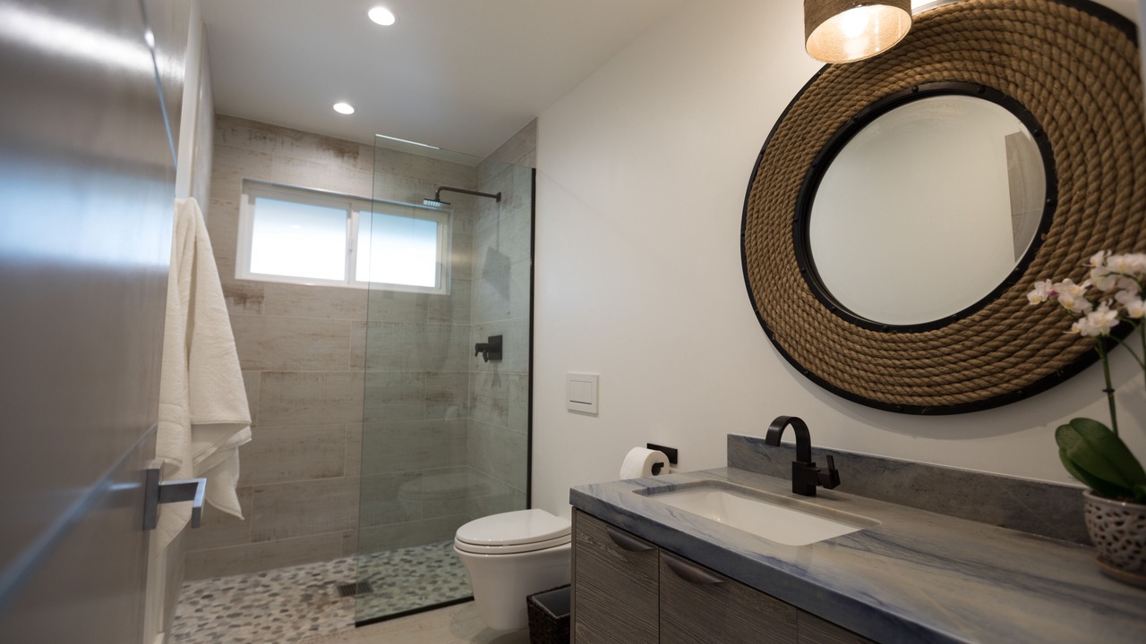 Photo of Bathroom in Waialua