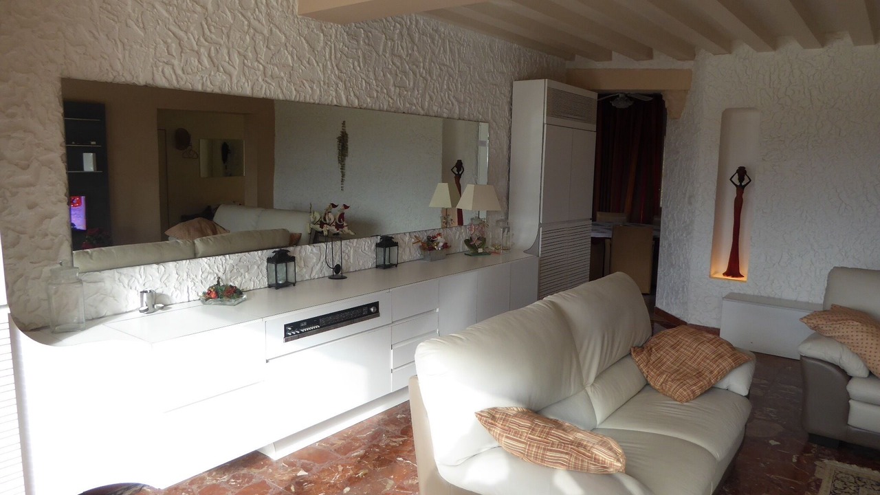 Photo of Livingroom in Aups