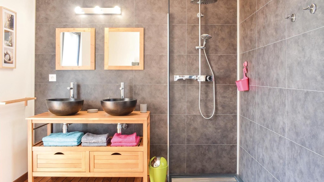 Photo of Bathroom in Creances
