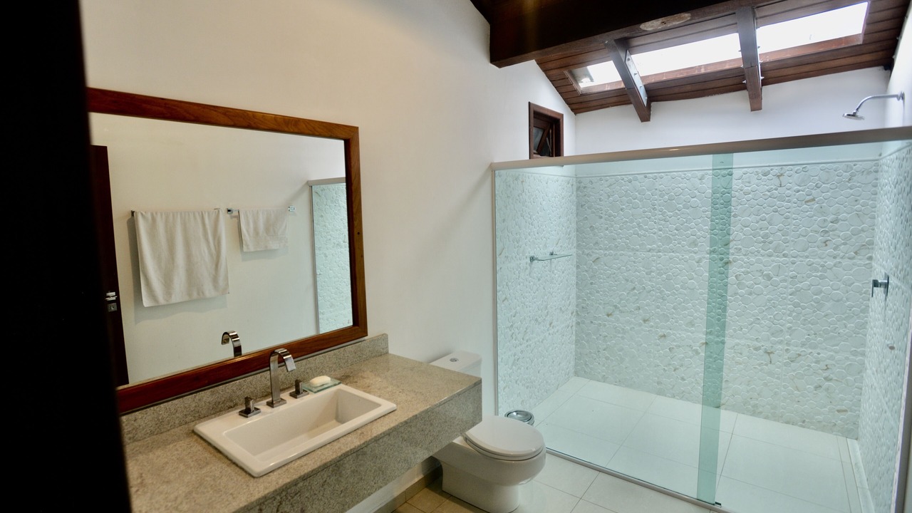 Photo of Bathroom in Jurere Internacional