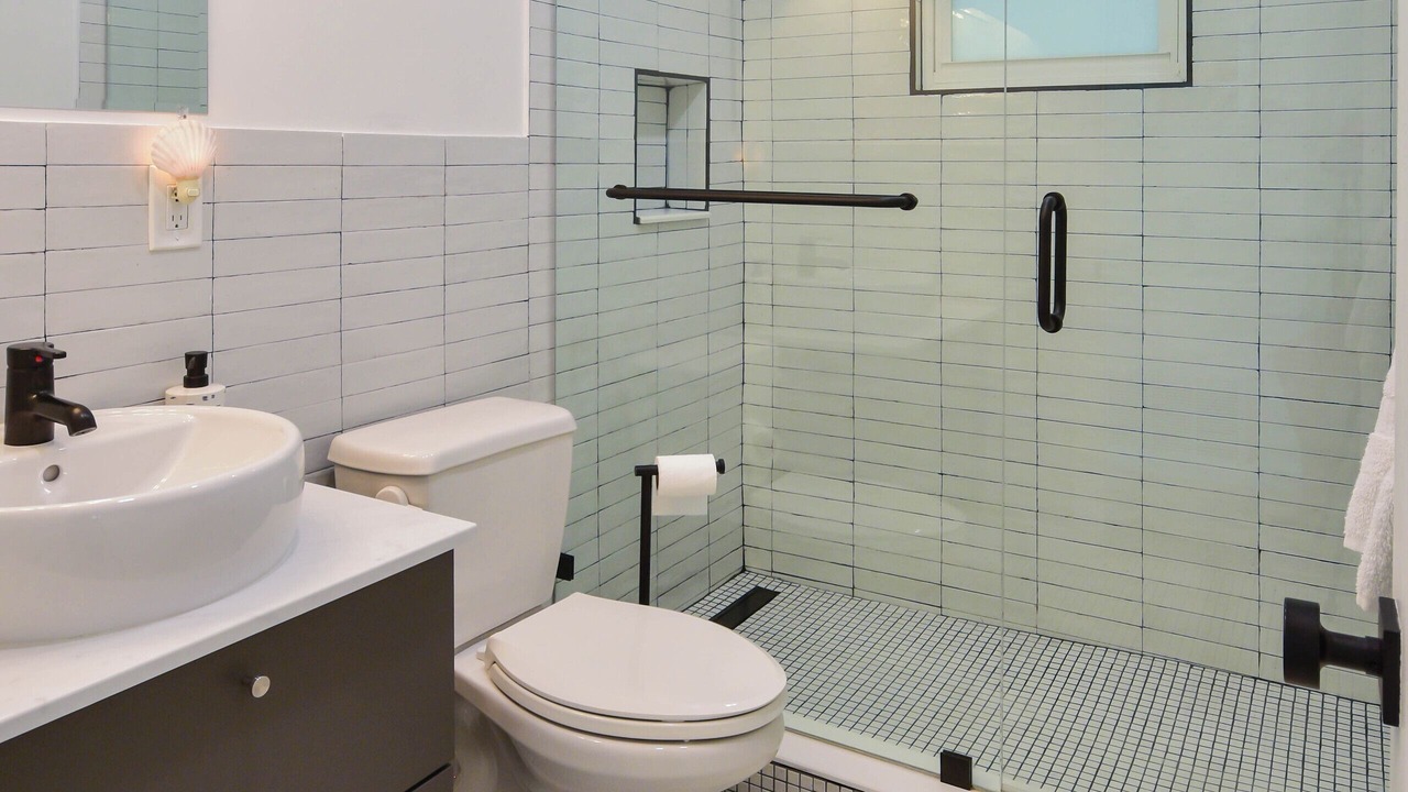 Photo of Bathroom in Arlington Park