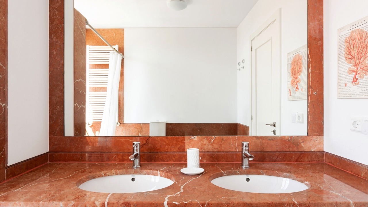 Photo of Bathroom in Estoril