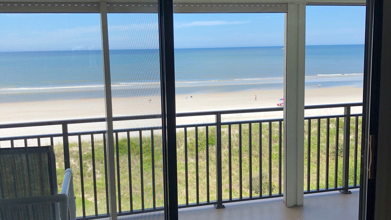 Photo of Patio Balcony in Crescent Beach
