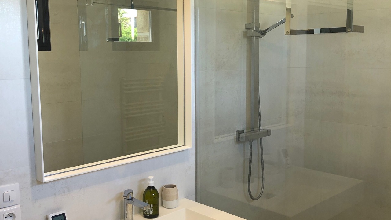 Photo of Bathroom in Plougoulm