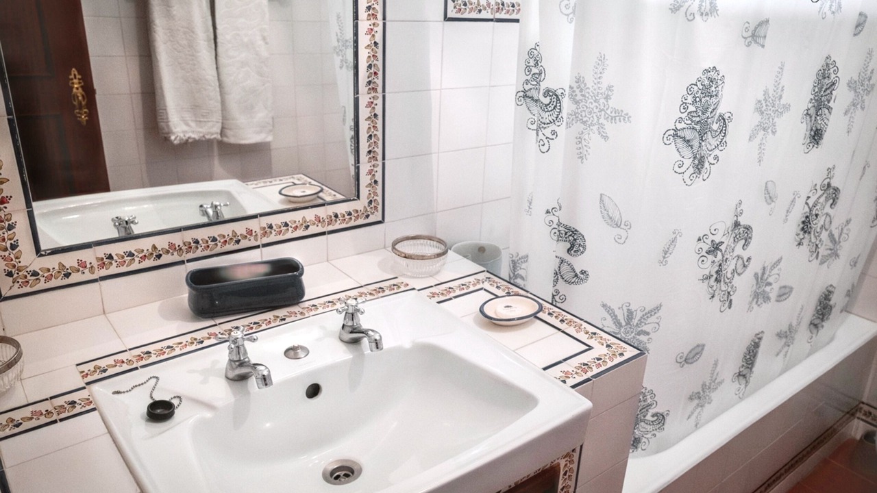 Photo of Bathroom in Lamego