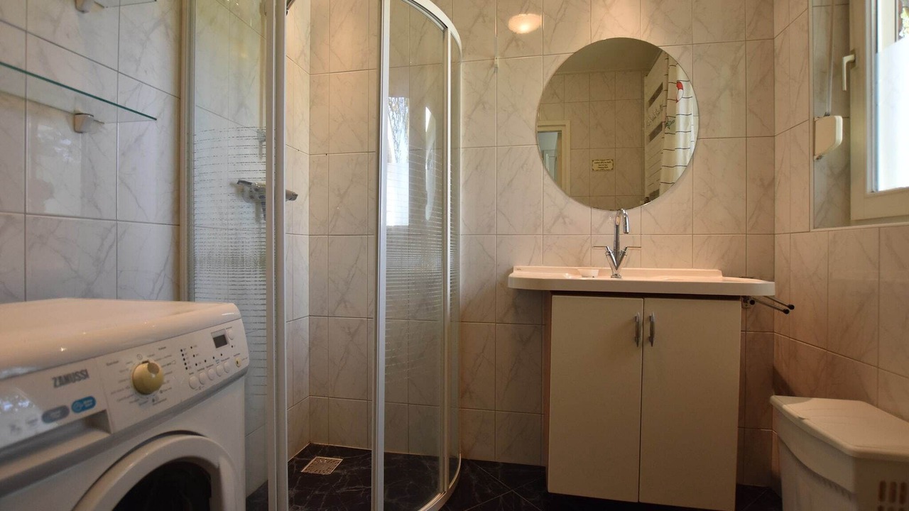 Photo of Bathroom in Reutum