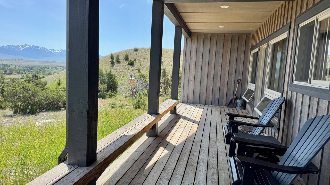 Photo of Patio Balcony in Shining Mountains