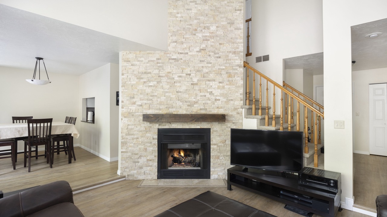 Photo of Livingroom in Cottonwood Heights