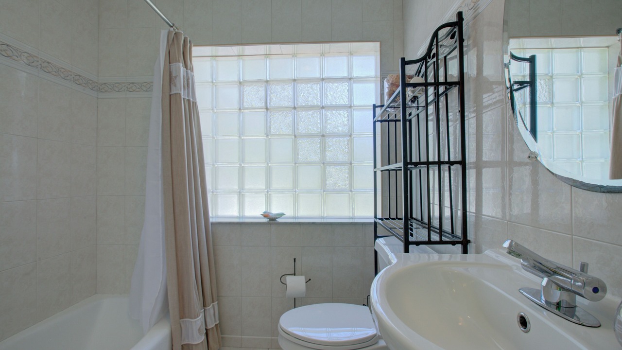Photo of Bathroom in Long Meadow