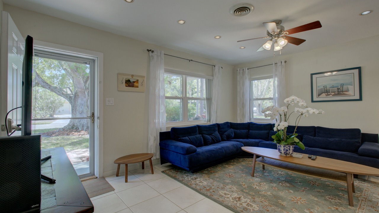 Photo of Livingroom in Long Meadow