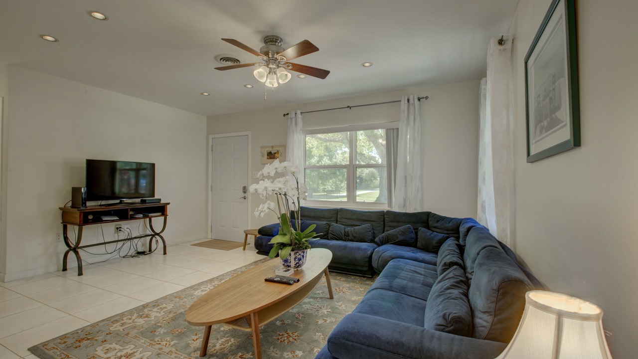 Photo of Livingroom in Long Meadow
