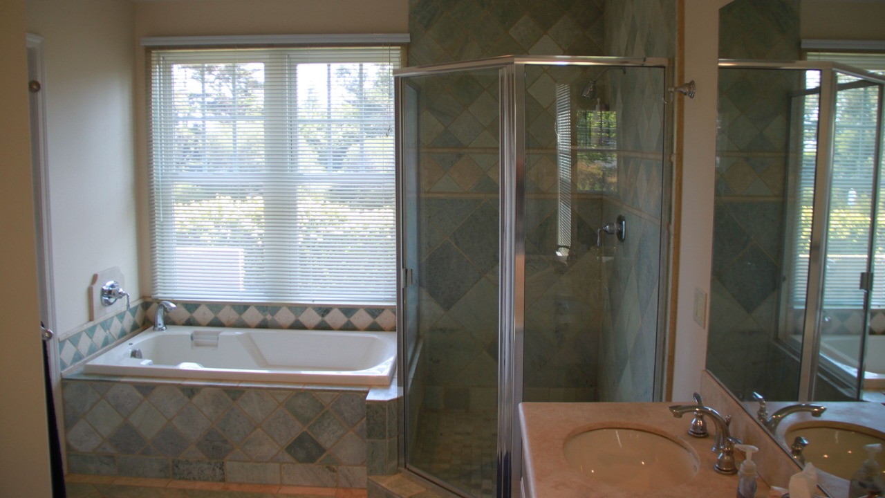 Photo of Bathroom in Toro Canyon