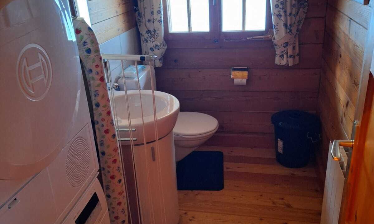Photo of Bathroom in Arolla