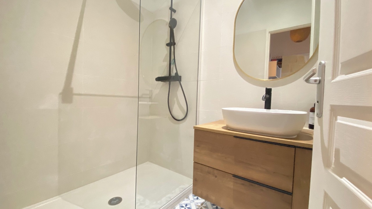 Photo of Bathroom in Bordeaux Golden Triangle