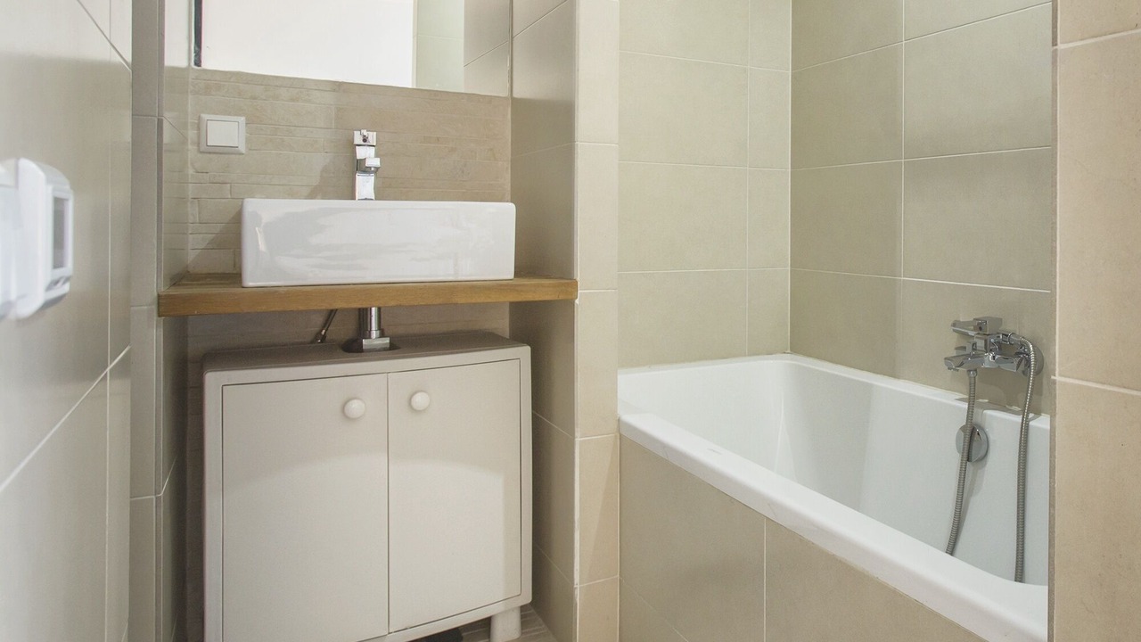 Photo of Bathroom in Spaarndammer en Zeeheldenbuurt