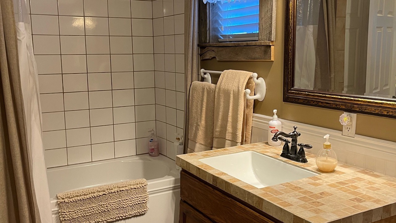 Photo of Bathroom in Cannonville