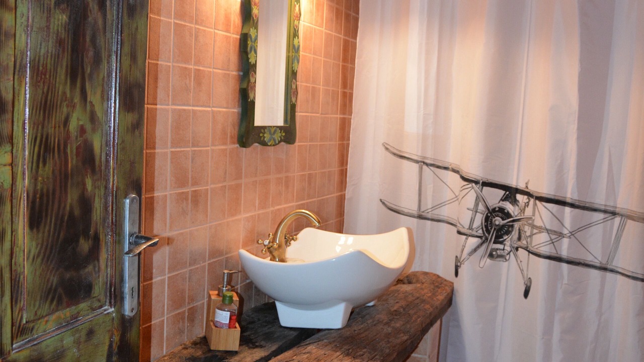 Photo of Bathroom in Iara