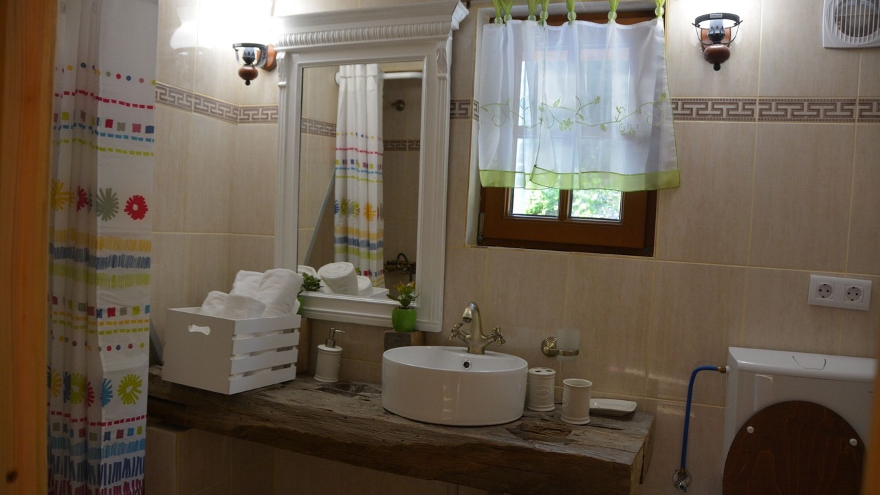 Photo of Bathroom in Iara