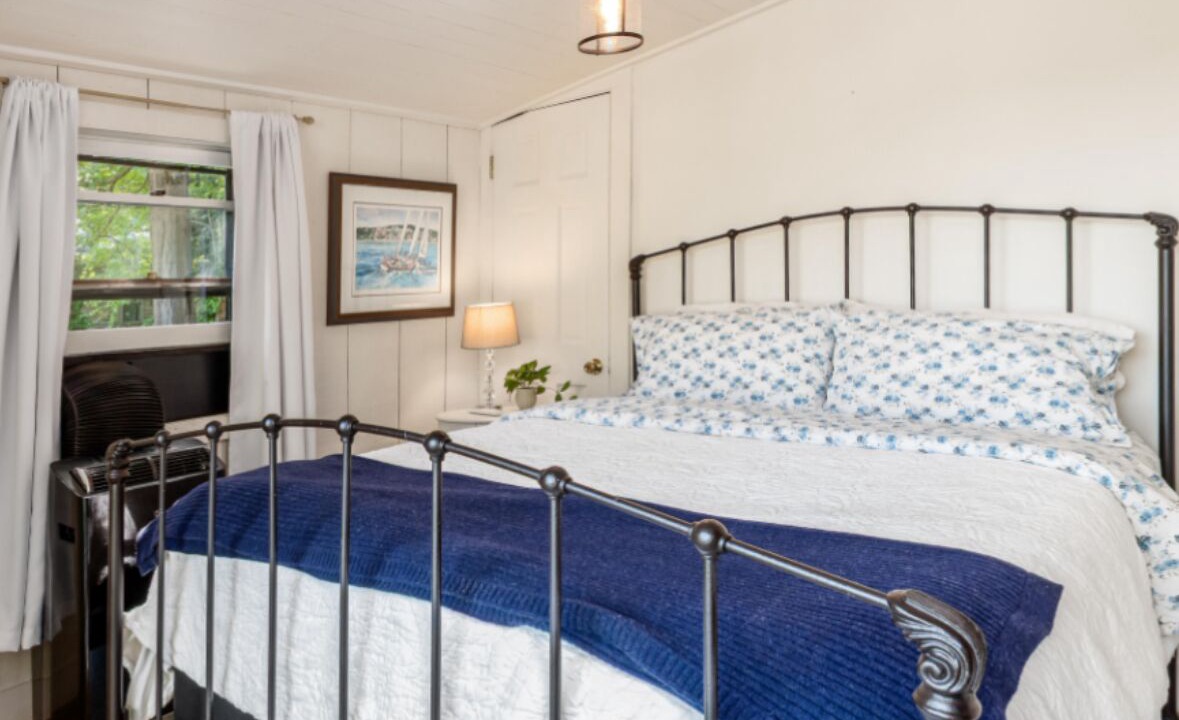 Photo of Bedroom in Logan