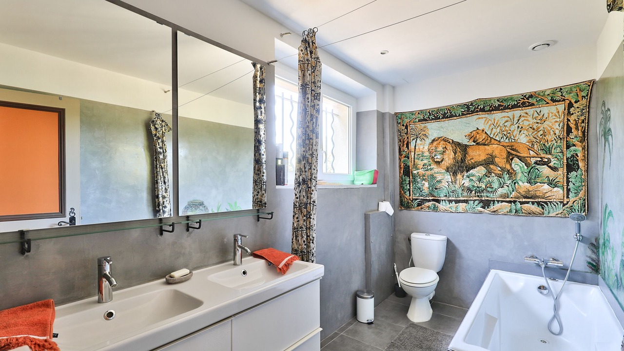 Photo of Bathroom in Entraigues-sur-la-Sorgue
