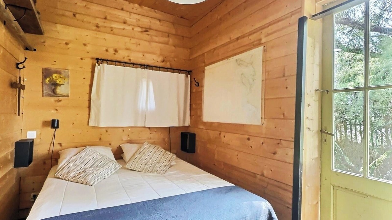 Photo of Bedroom in Saint-Vivien-de-Medoc