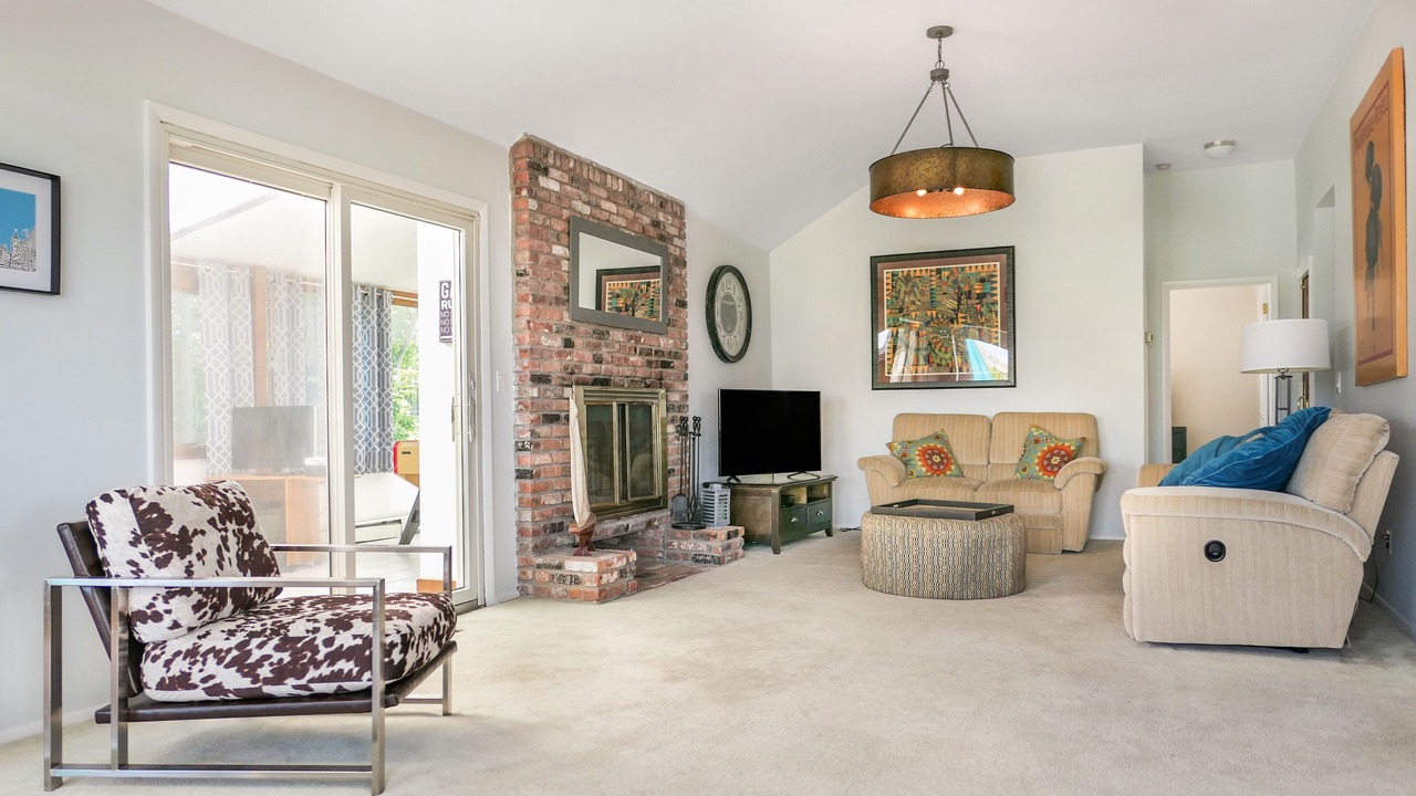 Photo of Livingroom in East Moriches
