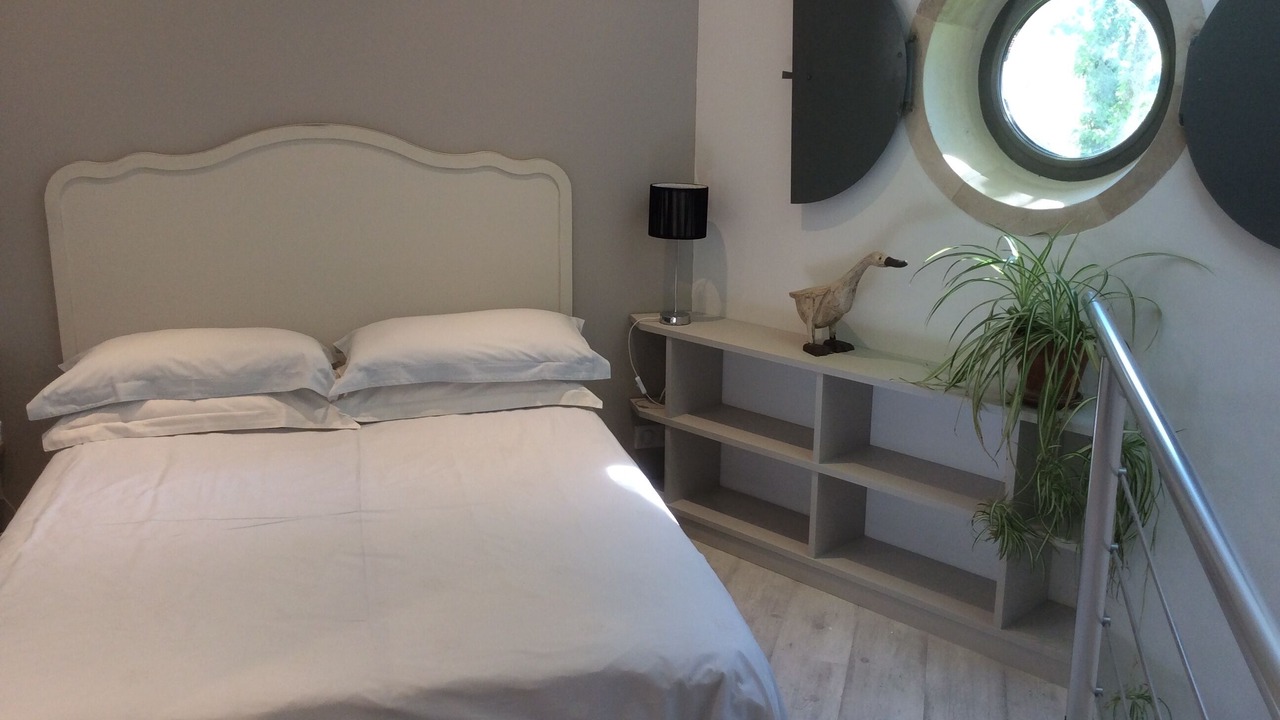 Photo of Bedroom in Semur-en-Auxois