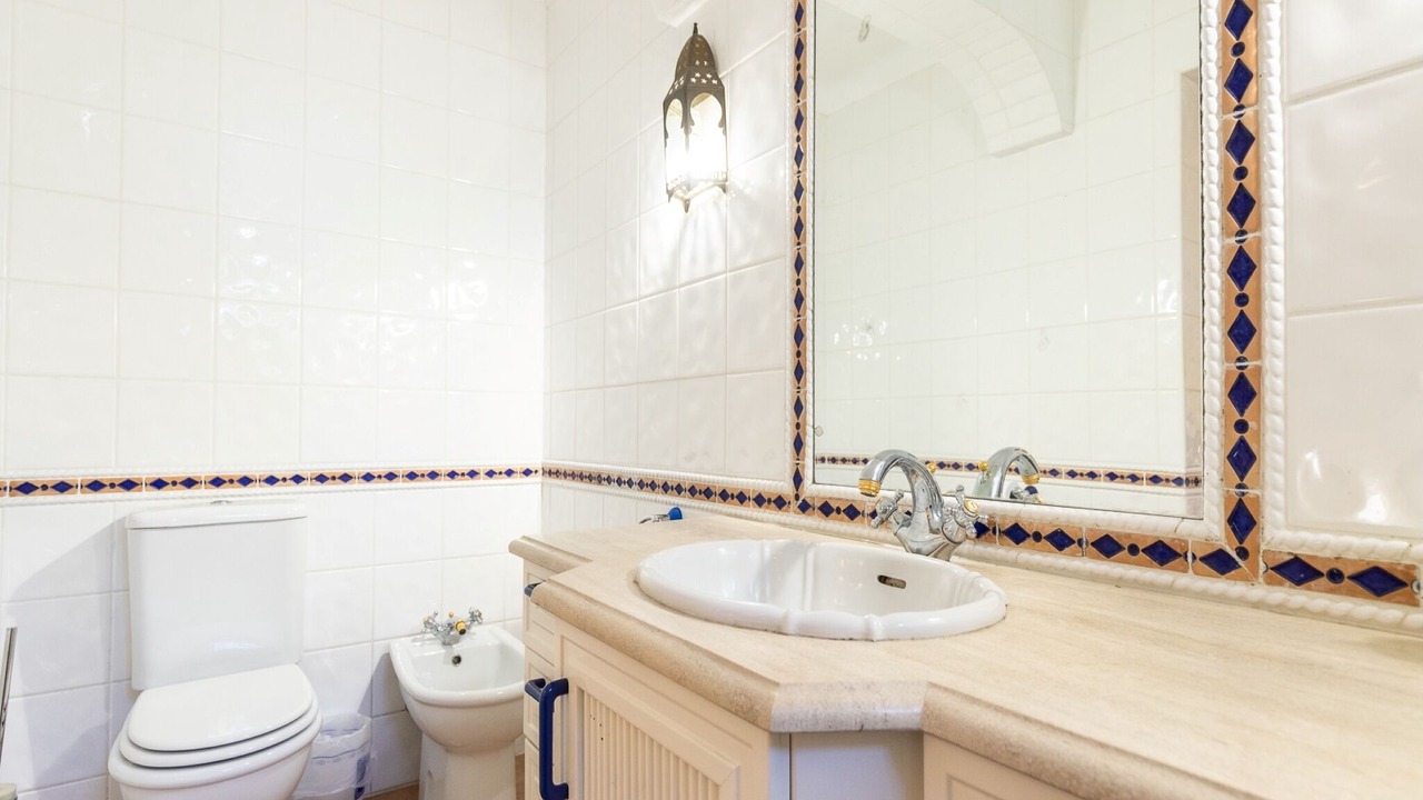 Photo of Bathroom in Faro