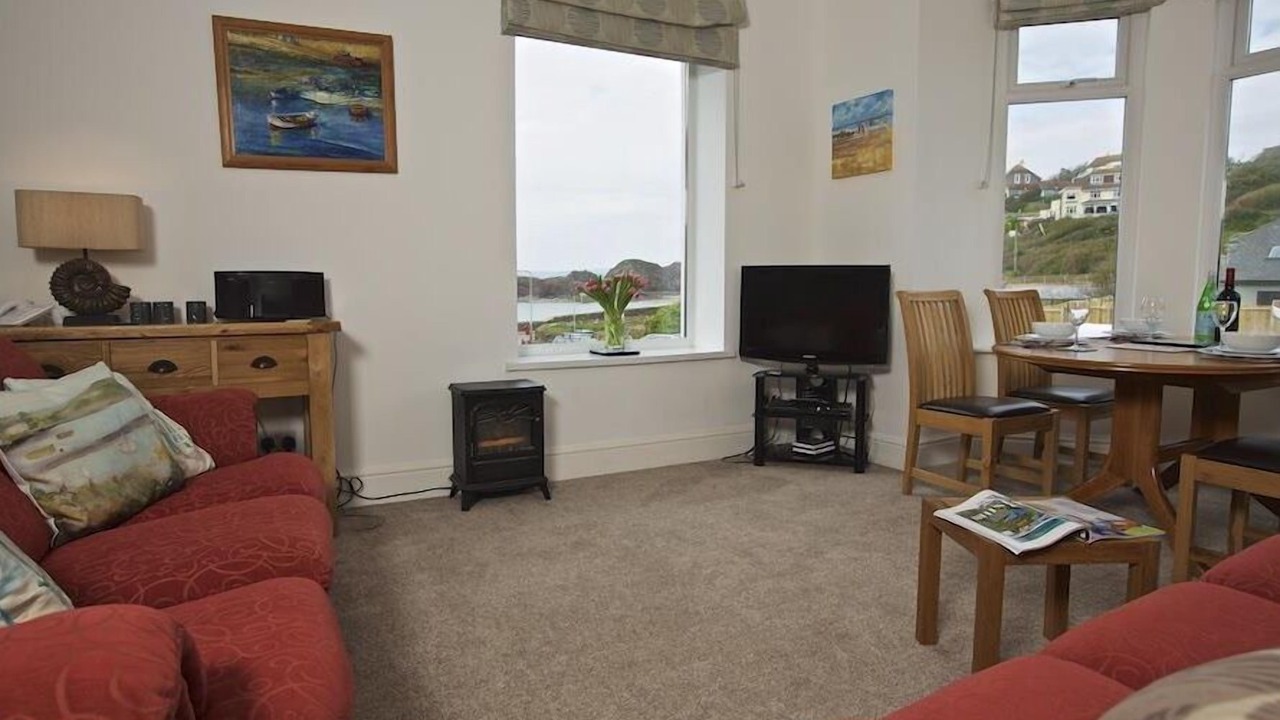 Photo of Livingroom in Hope-Cove