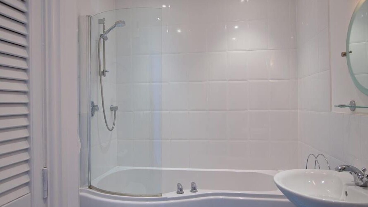Photo of Bathroom in Hope-Cove