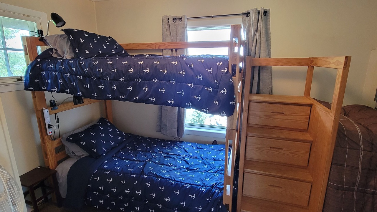 Photo of Bedroom in Leeds and the Thousand Islands
