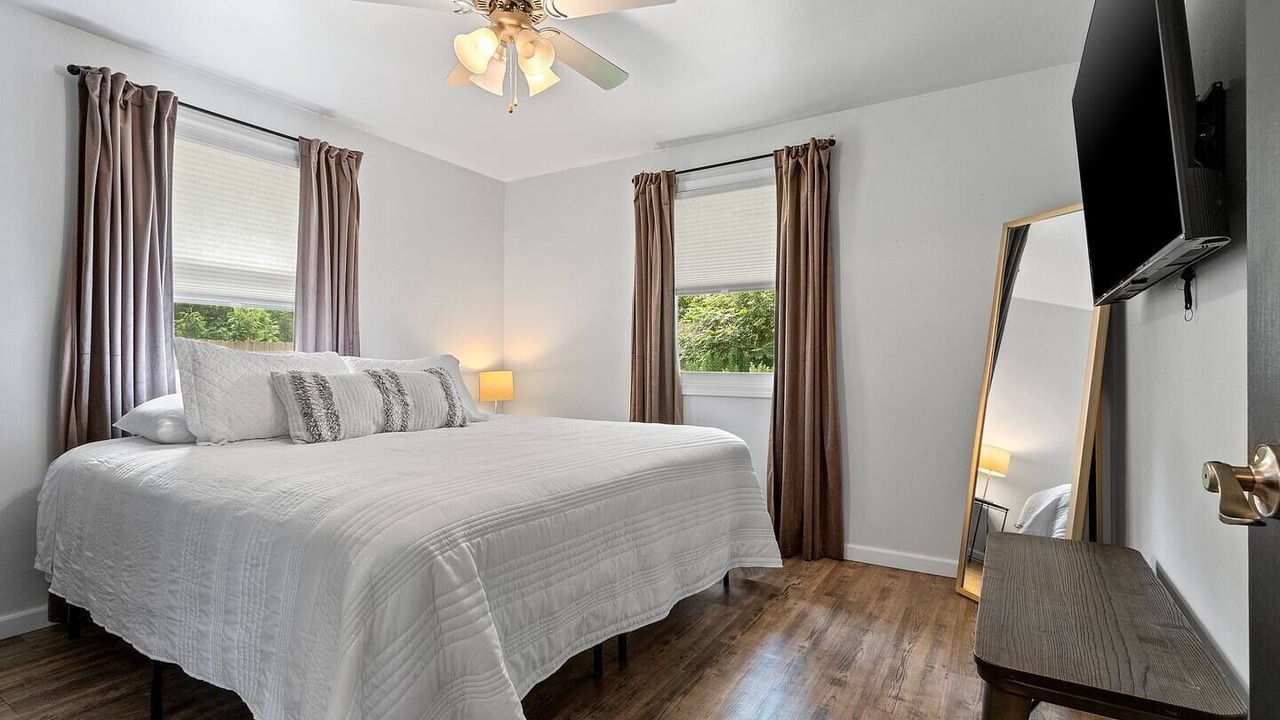 Photo of Bedroom in Ashwaubenon