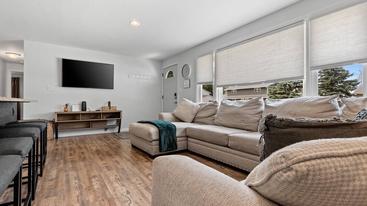 Photo of Livingroom in Ashwaubenon
