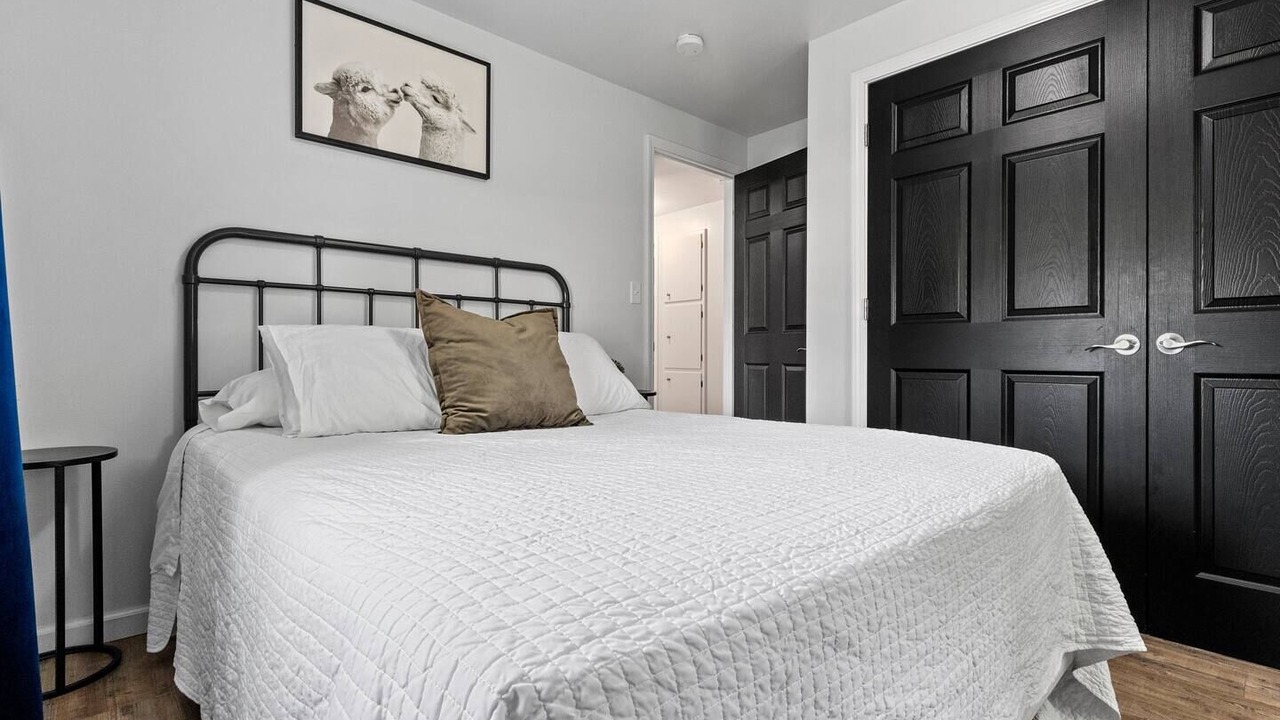 Photo of Bedroom in Ashwaubenon