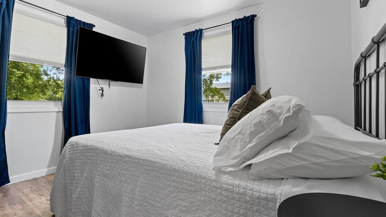 Photo of Bedroom in Ashwaubenon