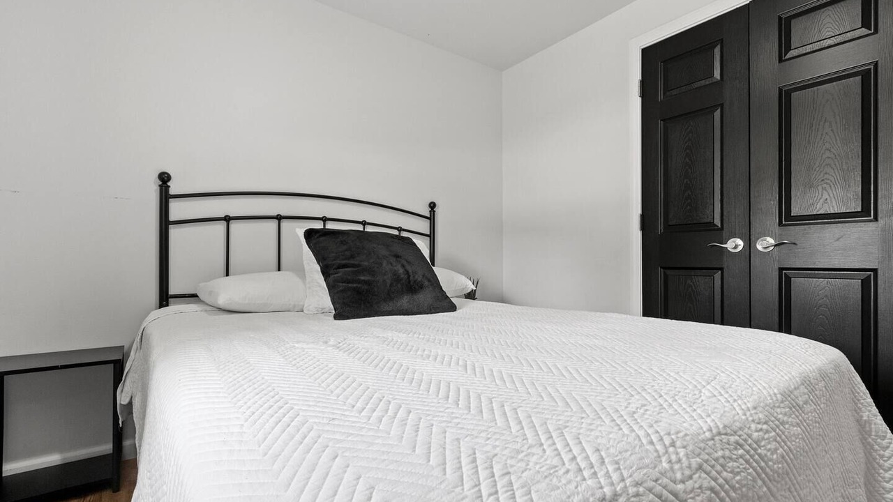 Photo of Bedroom in Ashwaubenon