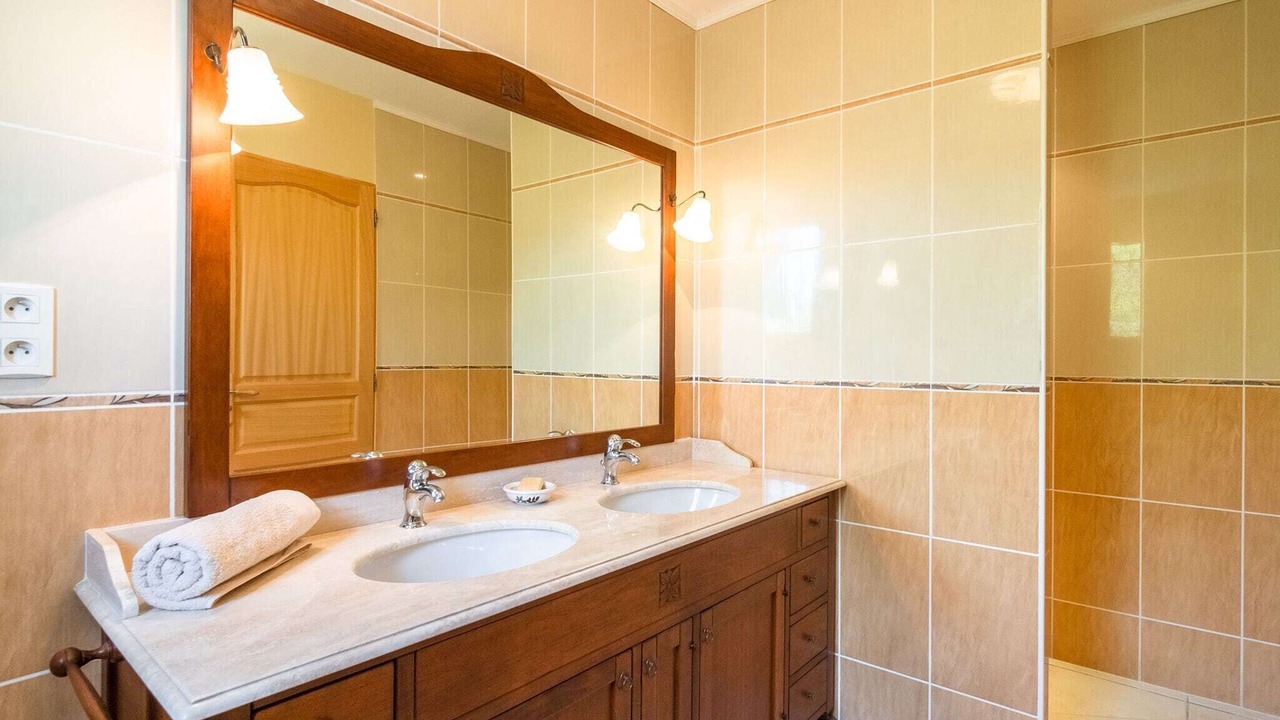 Photo of Bathroom in Limoux
