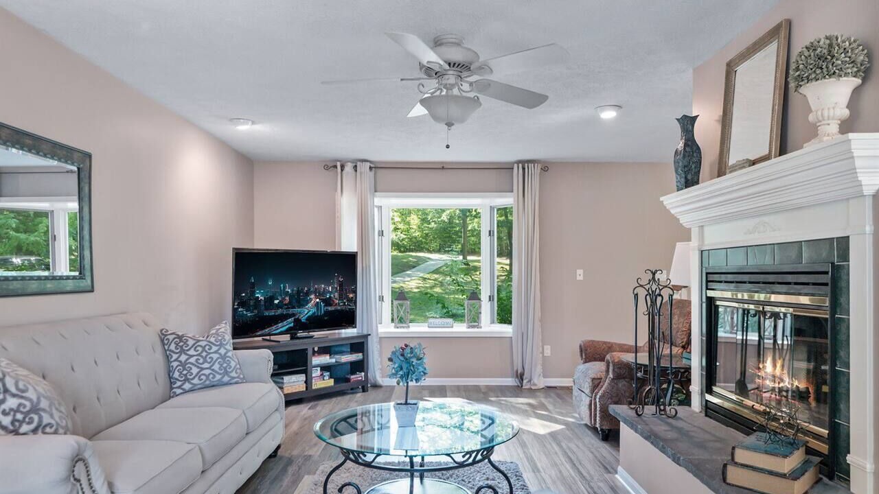 Photo of Livingroom in Mayfield