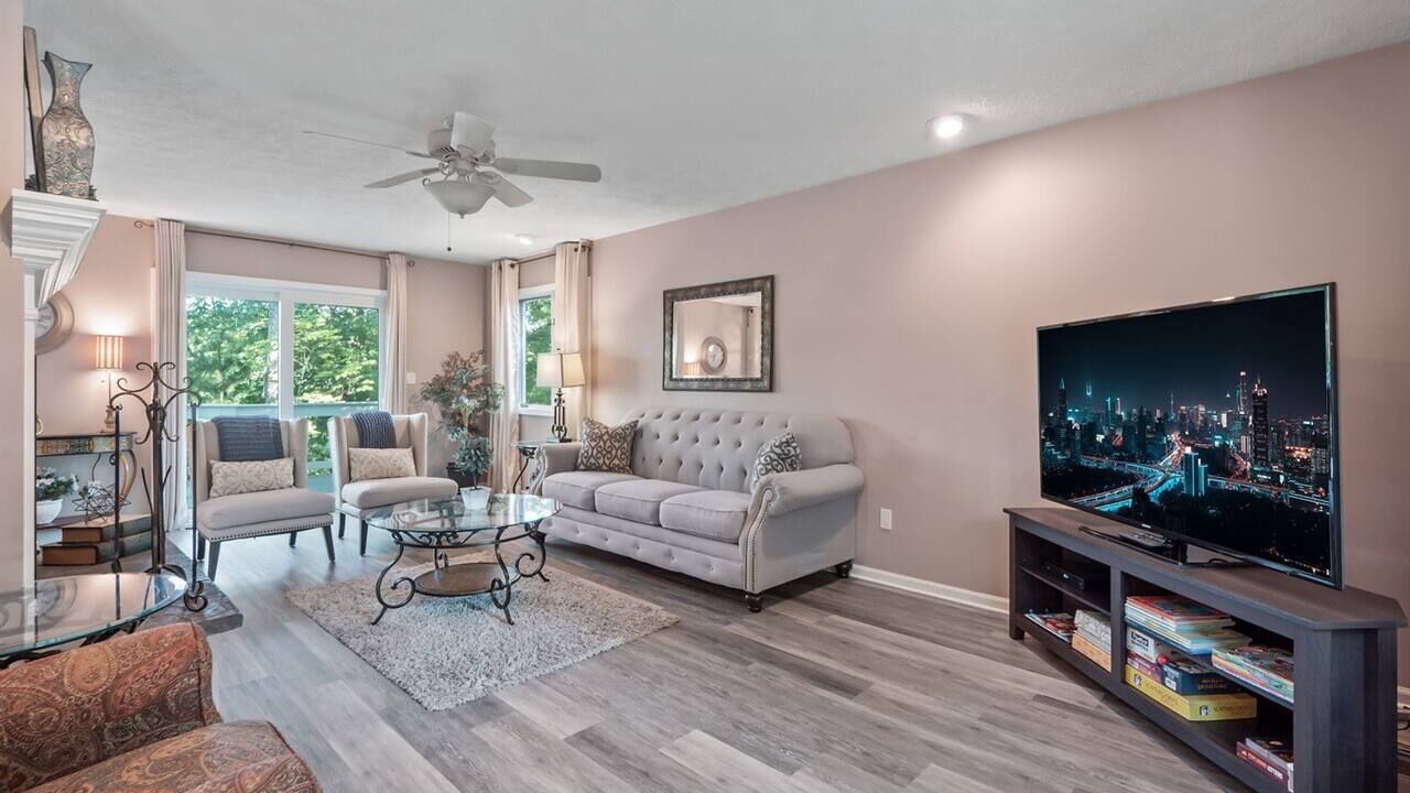 Photo of Livingroom in Mayfield