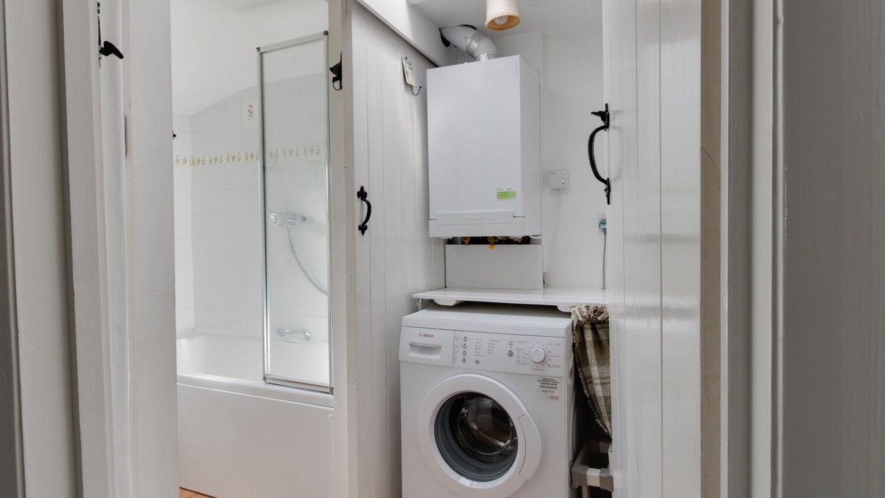 Photo of Bathroom in Corfe Castle Village