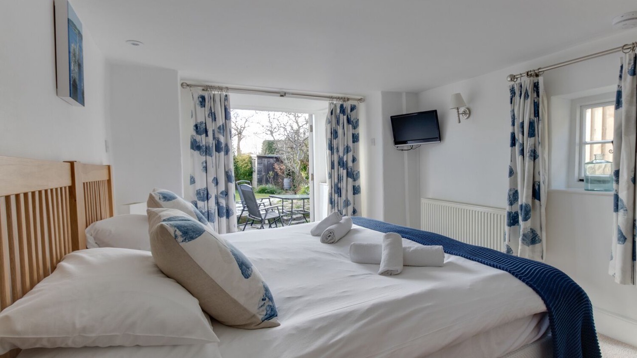 Photo of Bedroom in Corfe Castle Village