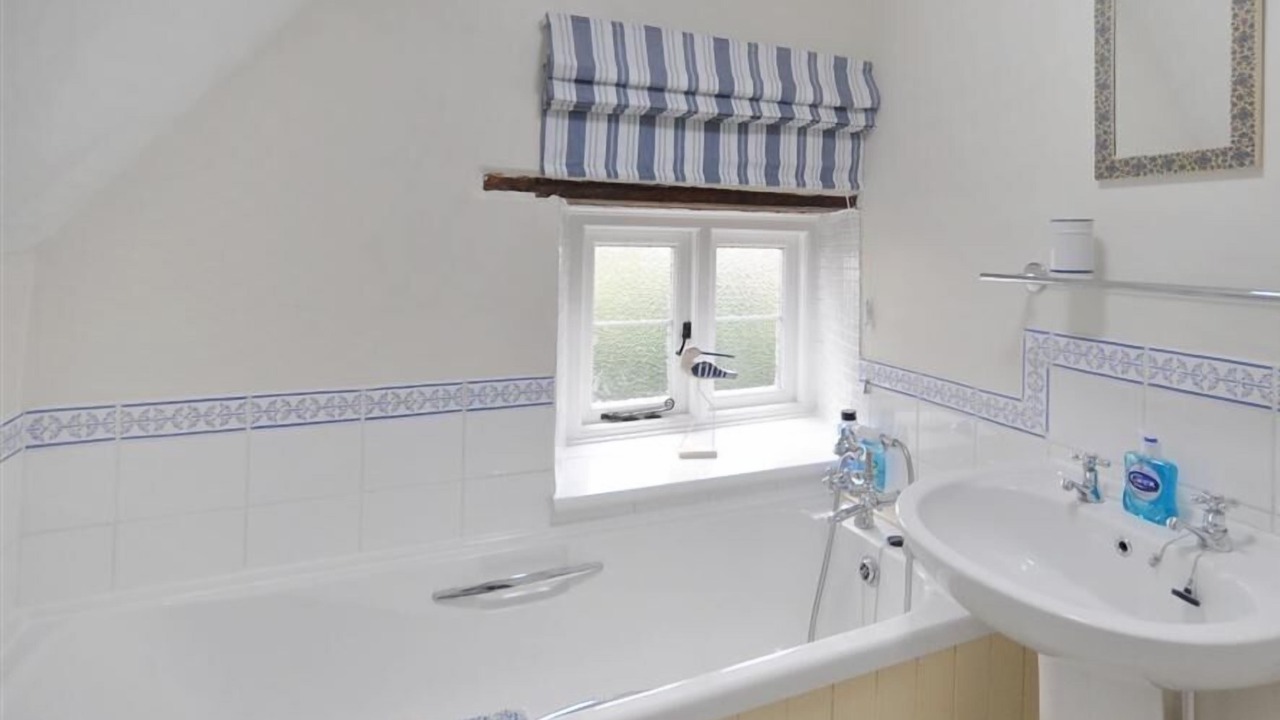 Photo of Bathroom in West Lulworth