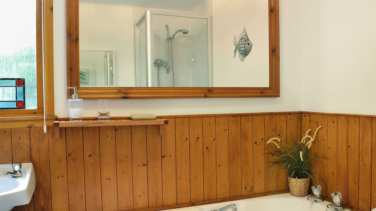 Photo of Bathroom in Cairndow