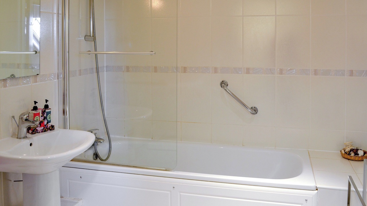 Photo of Bathroom in West Bay