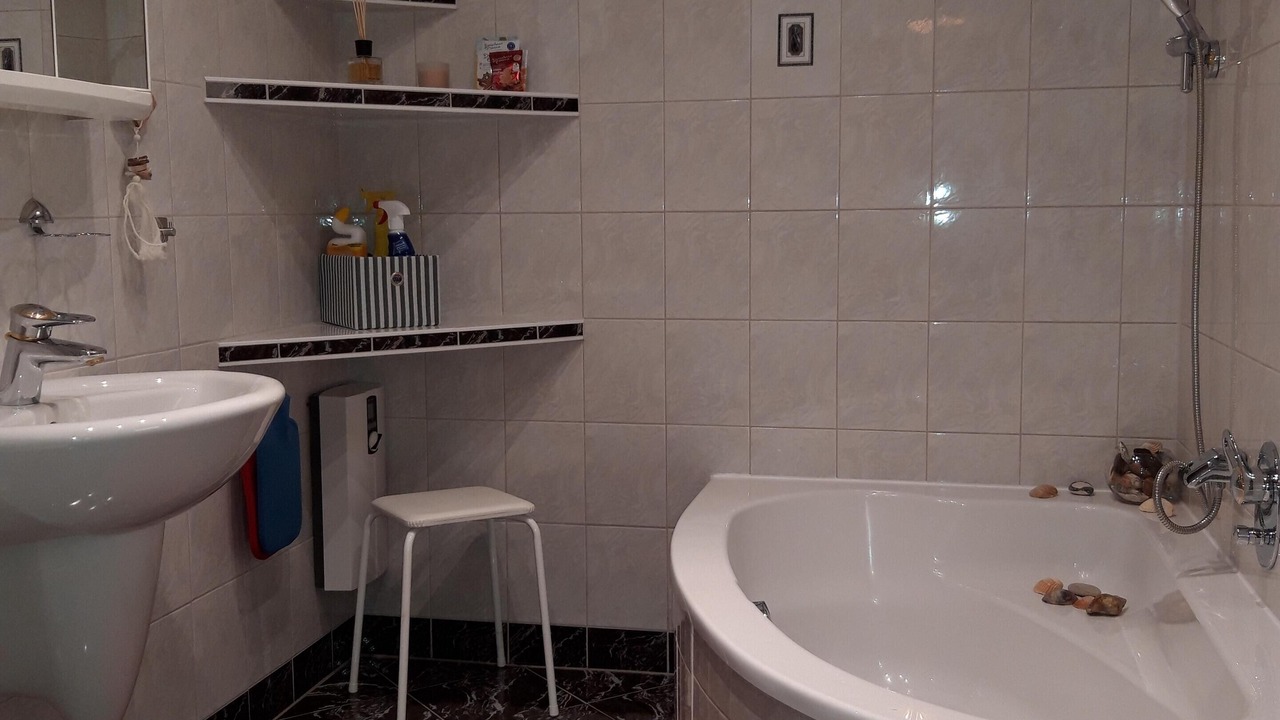 Photo of Bathroom in Heles