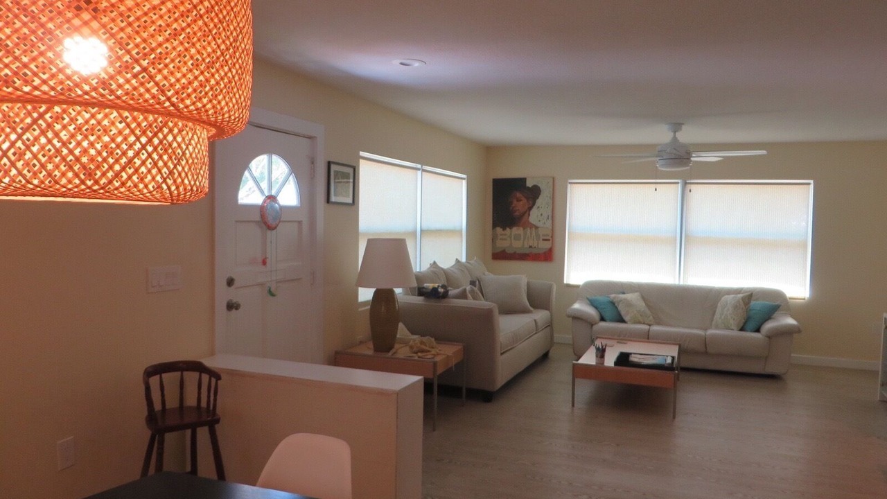 Photo of Livingroom in Gillespie Park