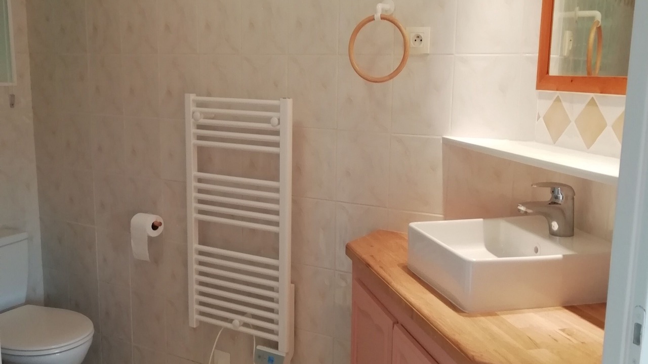 Photo of Bathroom in Saint-Vaast-sur-Seulles