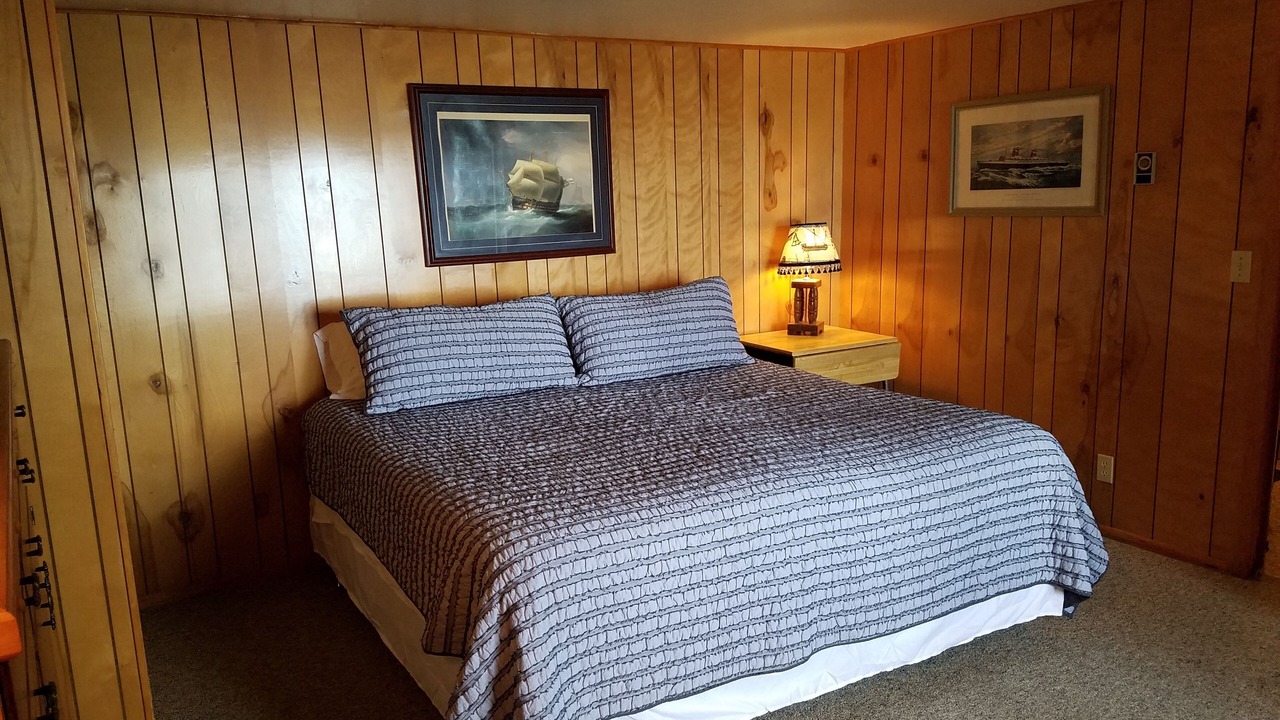 Photo of Bedroom in Lakeside